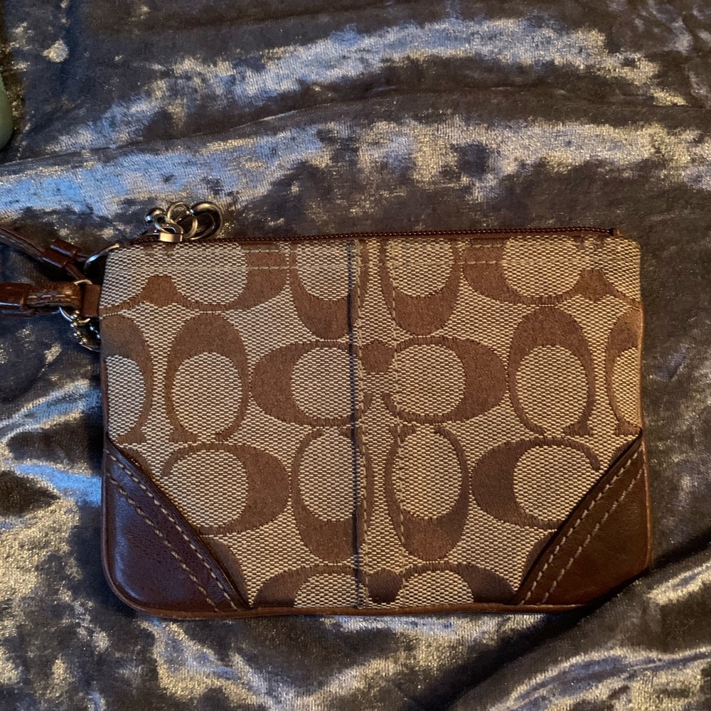 brown coach wristlet (NWOT)